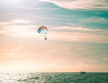 parasailing in clearwater, florida